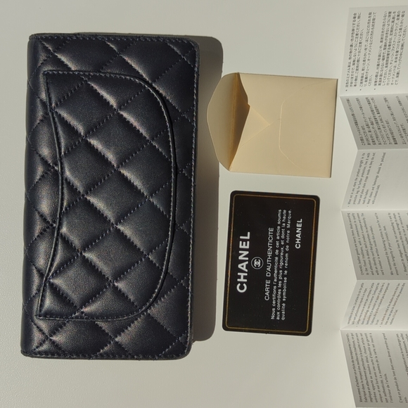 Authentic Chanel long flap leather wallet - Picture 11 of 11
